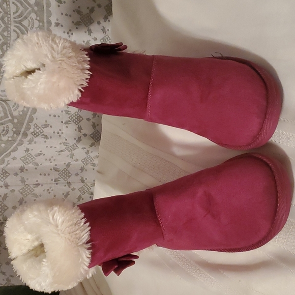 Size 4 Sonoma faux fur trim fushia boots - Picture 2 of 12